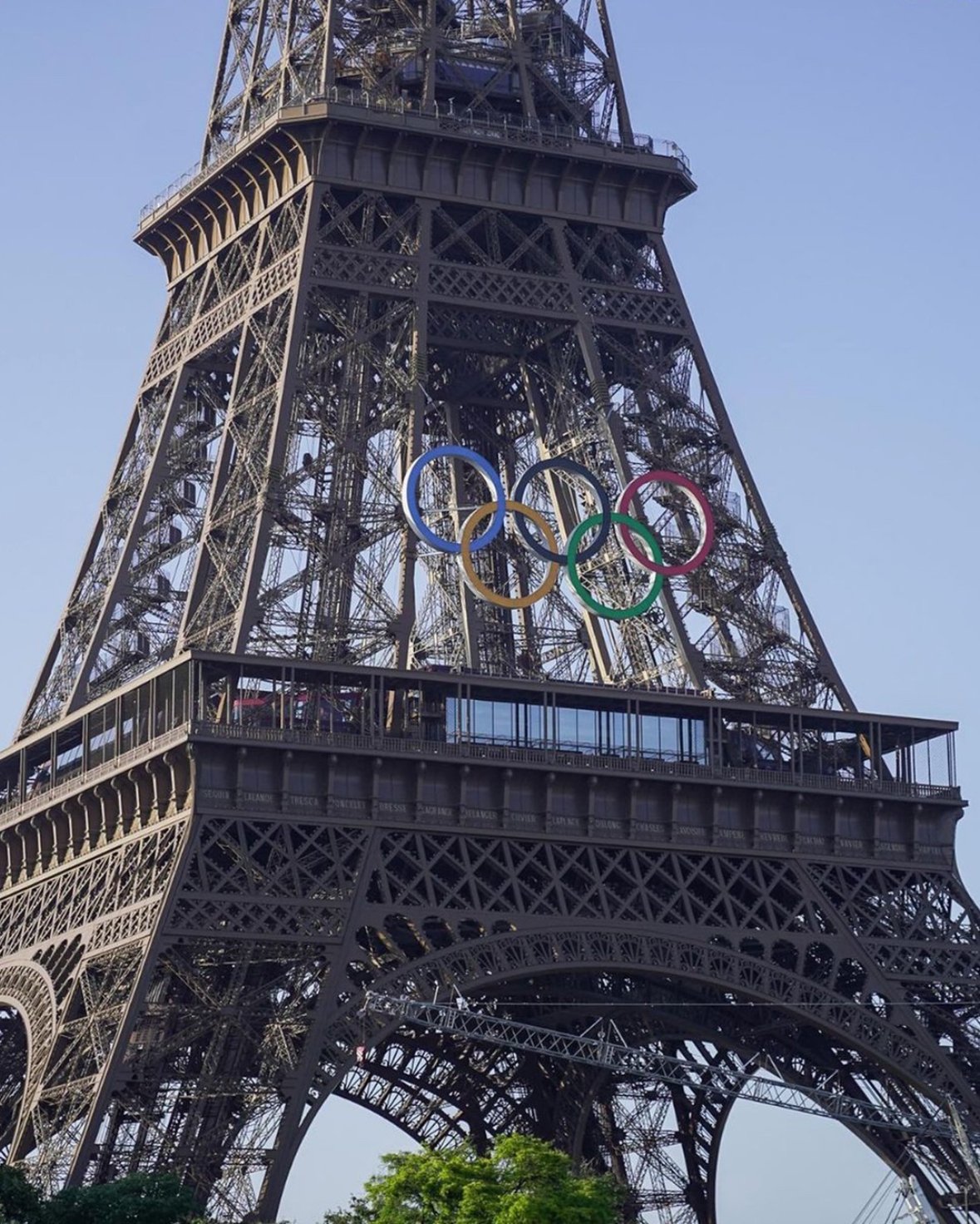 Anelli Olimpici sulla Torre Eiffel Marketing e Comunicazione