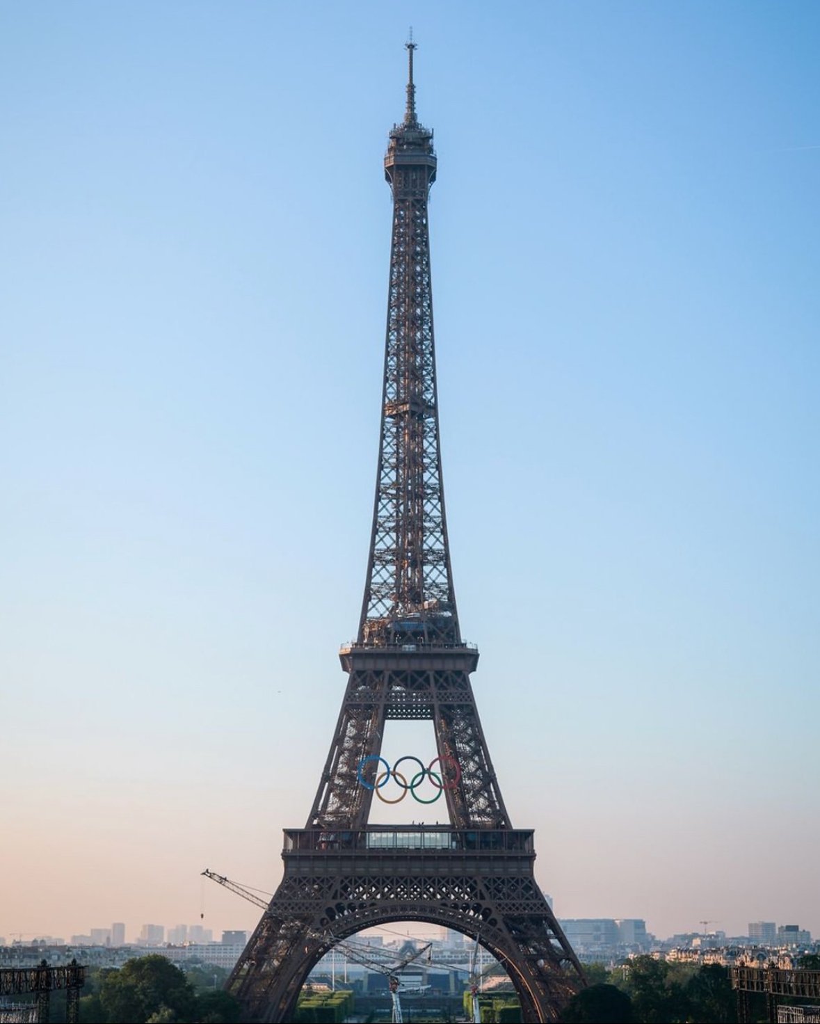 Anelli Olimpici sulla Torre Eiffel Marketing e Comunicazione